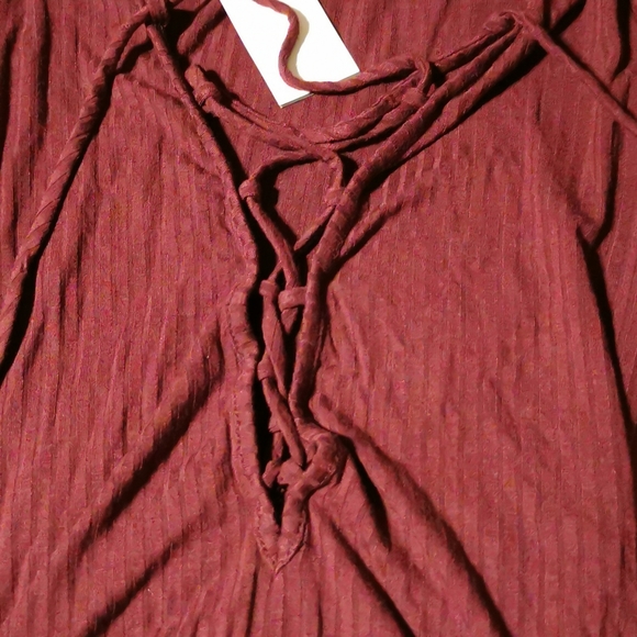 Peekaboo bodysuit - Picture 2 of 2